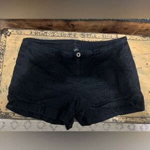 a.n.a Women's Black Cargo Shorts